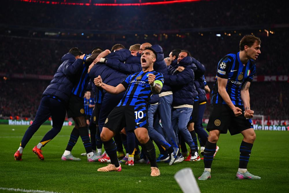 往隐于幕后 往隐于幕后