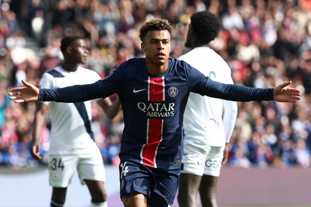 的赛场上更 的赛场上更